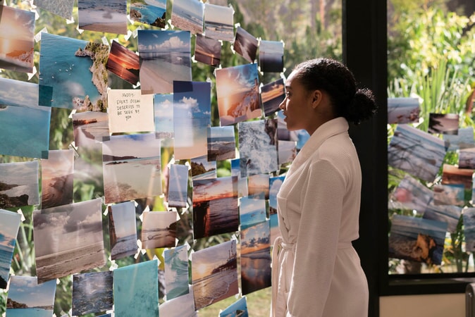 AMANDLA STENBERG as Maddy in the Warner Bros. Pictures and Metro-Goldwyn-Mayer Pictures romantic drama "EVERYTHING, EVERYTHING," a Warner bros. Pictures release.