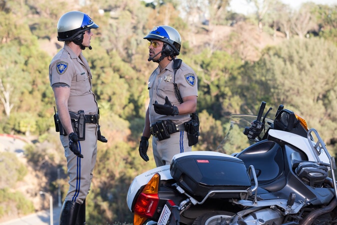 DAX SHEPARD as Jon and MICHAEL PEÑA as Ponch in Warner Bros. Pictures' action comedy "CHIPS," a Warner Bros. Pictures release.