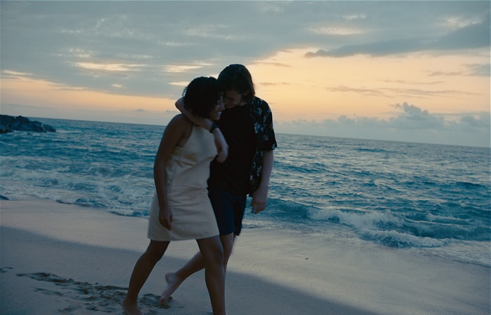 AMANDLA STENBERG as Maddy and NICK ROBINSON as Olly in the Warner Bros. Pictures and Metro-Goldwyn-Mayer Pictures romantic drama "EVERYTHING, EVERYTHING," a Warner Bros. Pictures release.